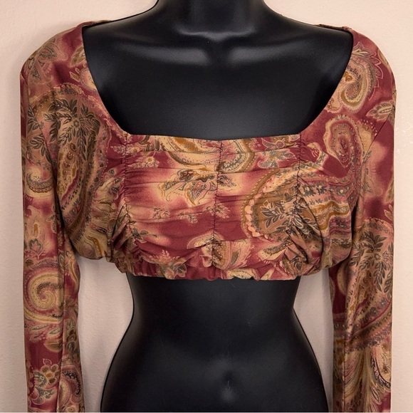 MEDIUM PAISLEY RUCHED LONG SLEEVE CROP TOP BURGUNDY BOHO HIPPIE - Picture 3 of 10